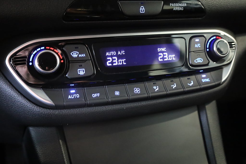 Hyundai i30 1.0 T-GDI DCT MHEV Essential Kamera Rattvärme Leasbar 2023