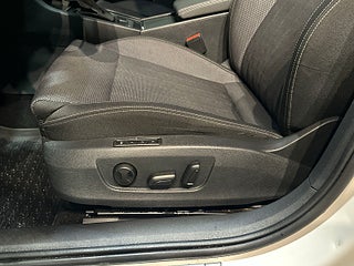 Skoda Superb iV Kombi 1.4 TSI iV Drag Pvärm CarPlay Kamera SoV MOMS – bild 3
