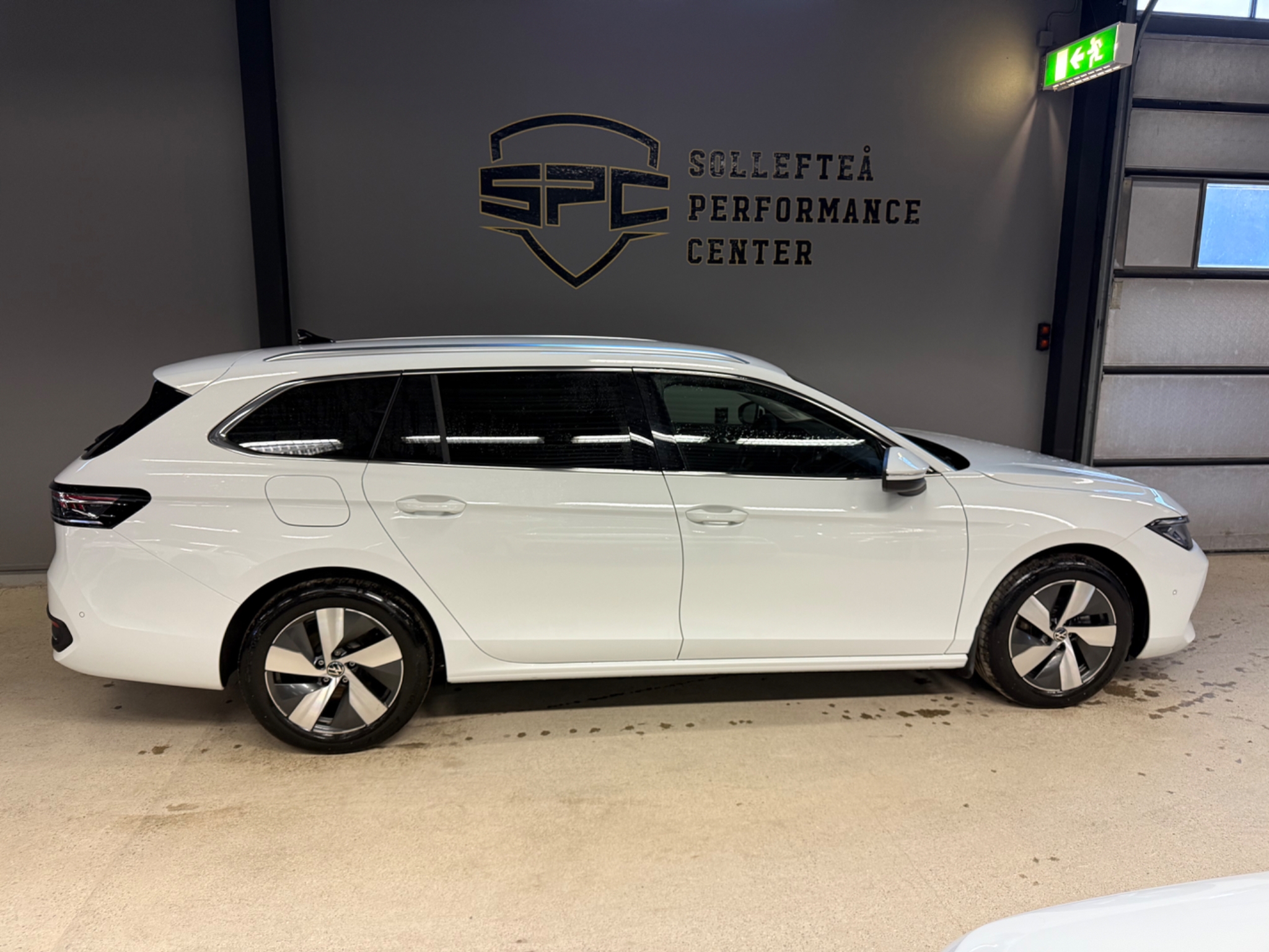 Volkswagen Passat 2024, bild 2/43