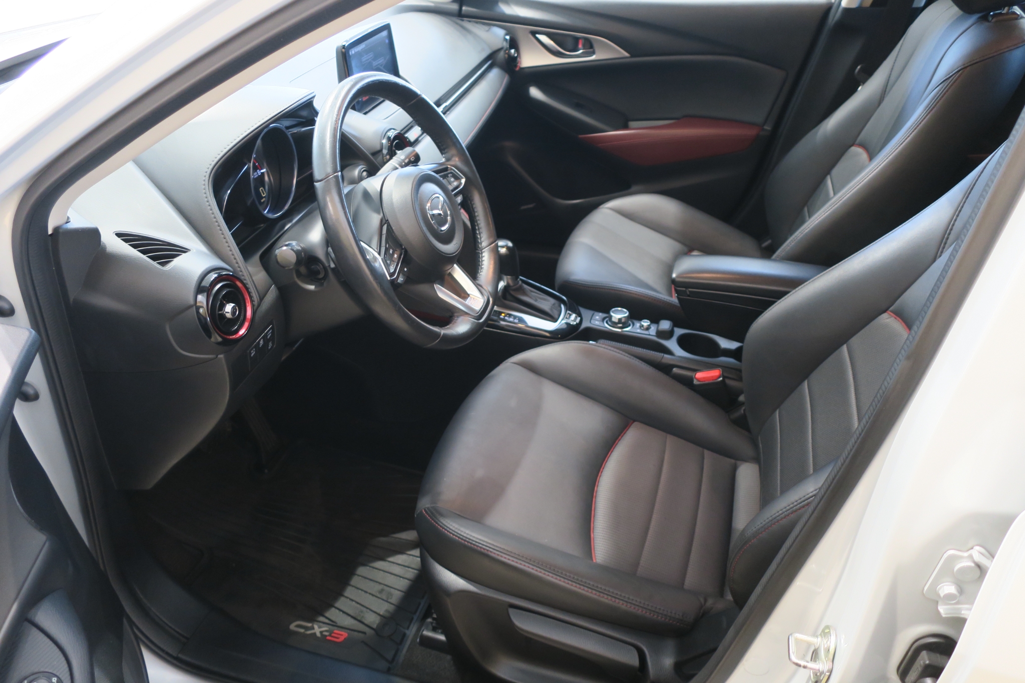 Mazda CX-3 2.0 SKYACTIV-G Optimum 2018, photo 5/10