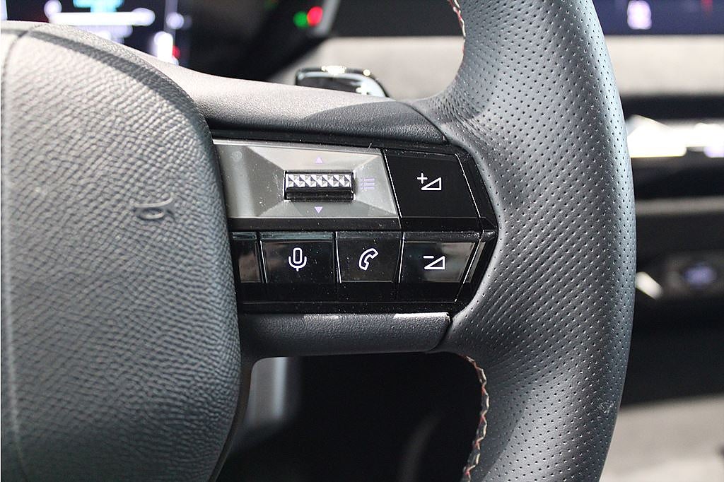 Bild på DS 4 Performance Line E-Tense 225hk Aut - MOTORISERAD BAKLUCKA, B-KAM