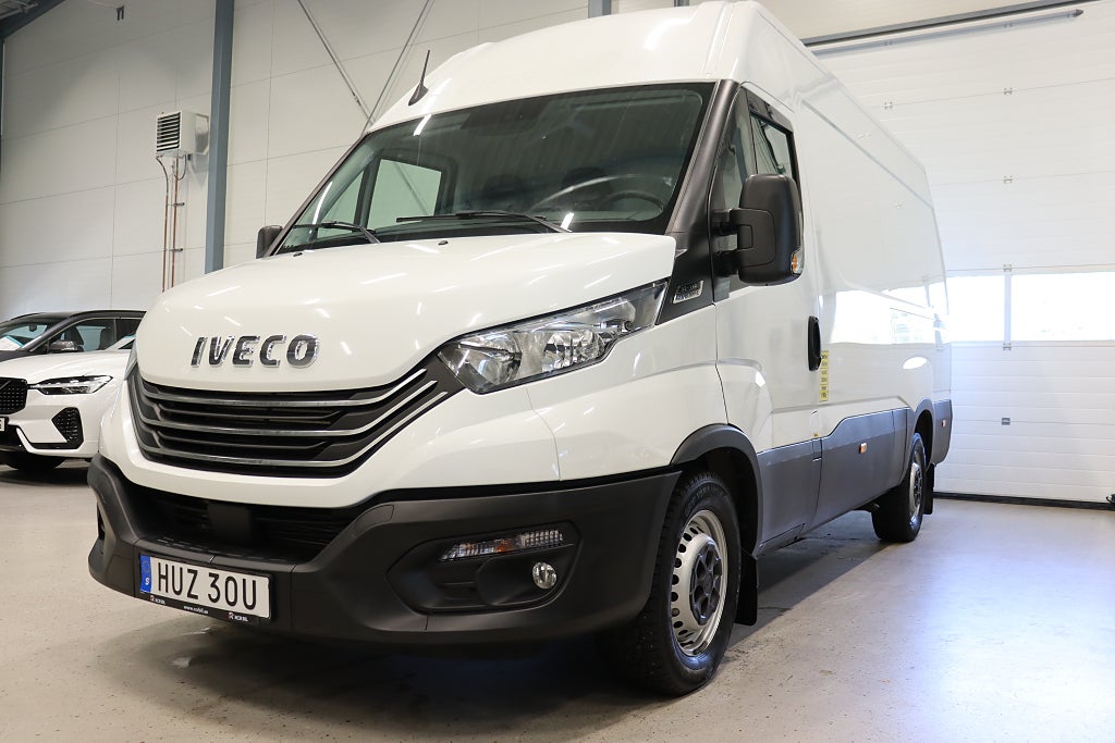 Iveco Daily 35-140 Skåpbil 2.3 JTD D-Värm 3-Sits MOMS 136hk