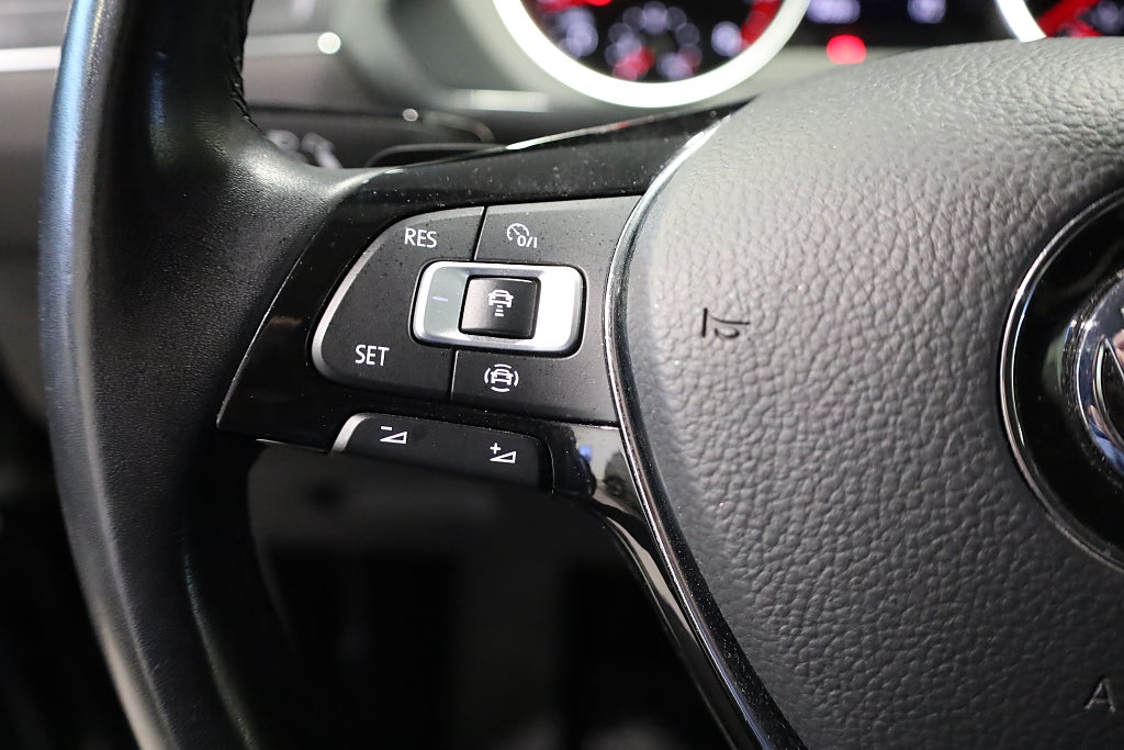 Volkswagen Tiguan Allspace 4M R-line 7-Sits Drag Värmare Massage 2020