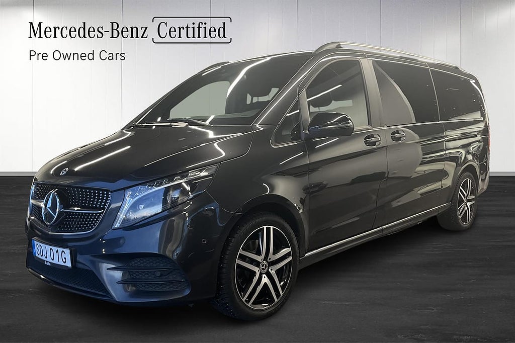 Mercedes-Benz V 300d 4MATIC 3.2t MOMS AMG Sov-hjul Värmare Night-pack Drag Kam..