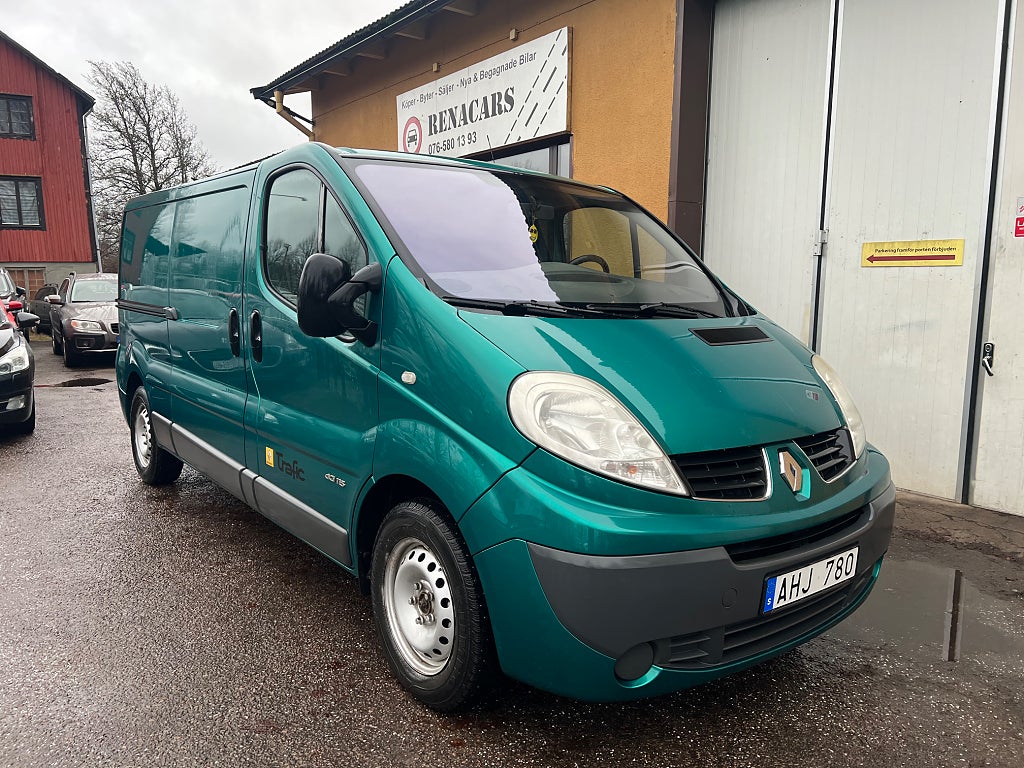 Renault trafic Skåpbil 2.9t 2.0 dCi Nybes Drag/Avb:-755 kr / mån