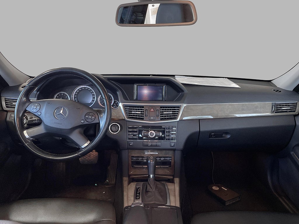 Mercedes-Benz E 2010 - miniatyr 14