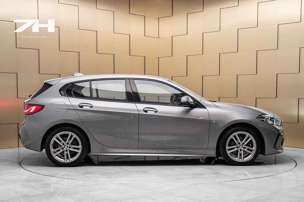 BMW 118I M Sport / Cockpit / Farthållare / PDC