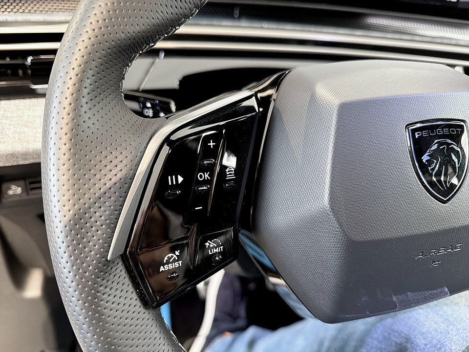 Bild på Peugeot 5008 GT Hybrid 145hk Aut - NYA VINTERHJUL INGÅR!