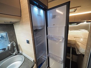 Husbil-halvintegrerad Knaus Van Ti Plus 650 MEG Platinum 23 av 35