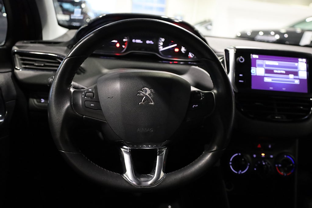 Peugeot 208 1,2 82hk Pure Tech Active 5D PDC Blåtand 2016