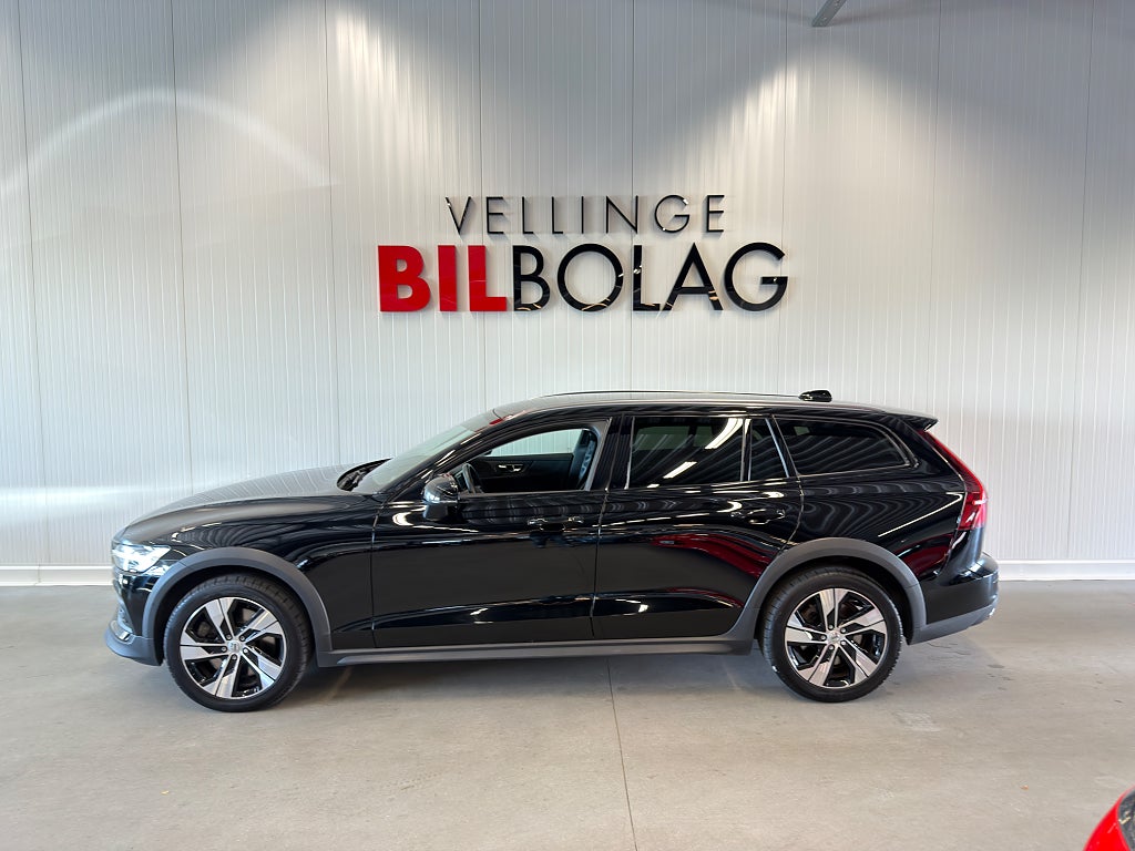 Volvo V60 Cross Country D4 AWD Momentum Rattvärme Drag Värmare CarPlay