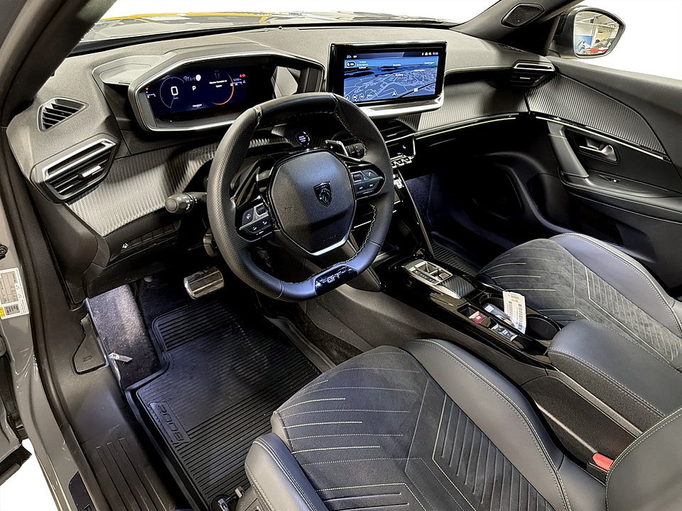 Bild på Peugeot 2008 GT 1.2 PT 130hk Aut B-KAMERA CARPLAY