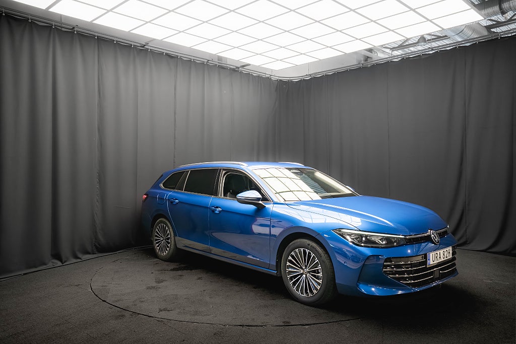 Volkswagen Passat eHybrid ELEGANCE DRAG KAMERA MASSAGE 1-ÄGARE MOMS