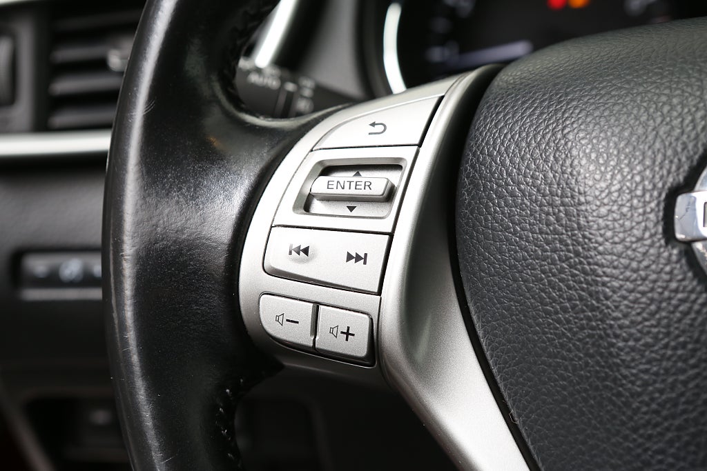 Nissan Qashqai 1,2 DIG-T XTRONIC-CVT 360° Navi Panorama 2016