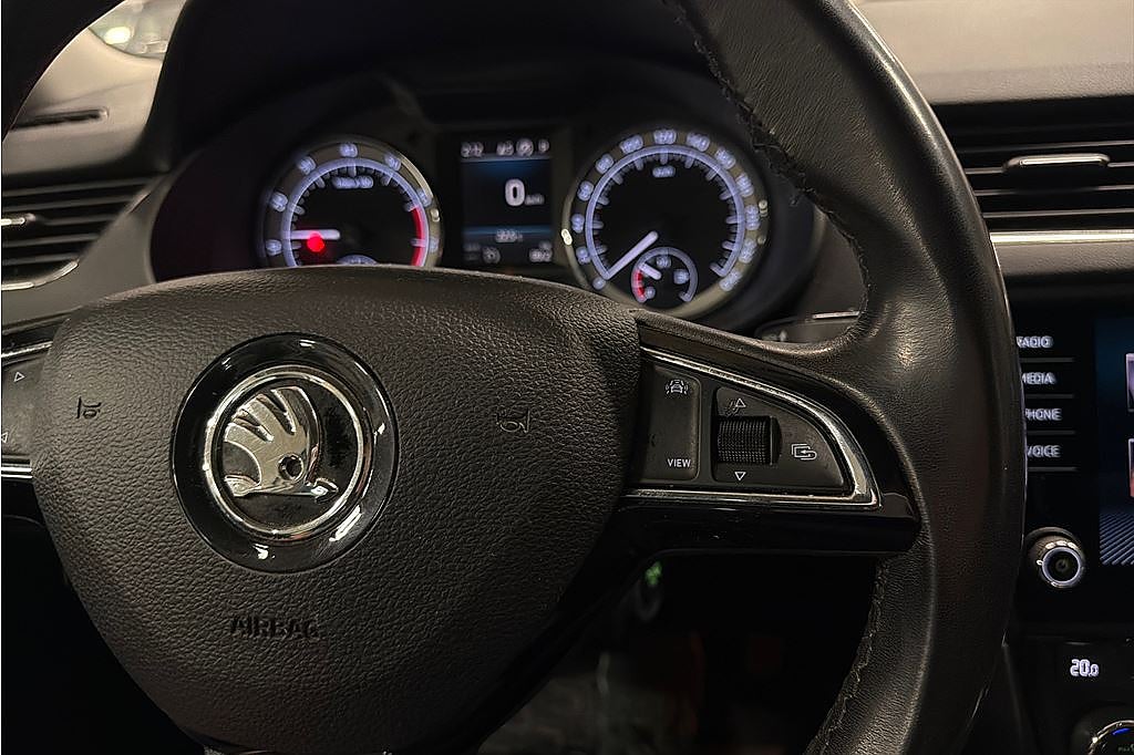 Skoda Octavia SKODA OCTAVIA III Combi 1.5 TSI G-TEC, MOMS, V-hjul, Drag