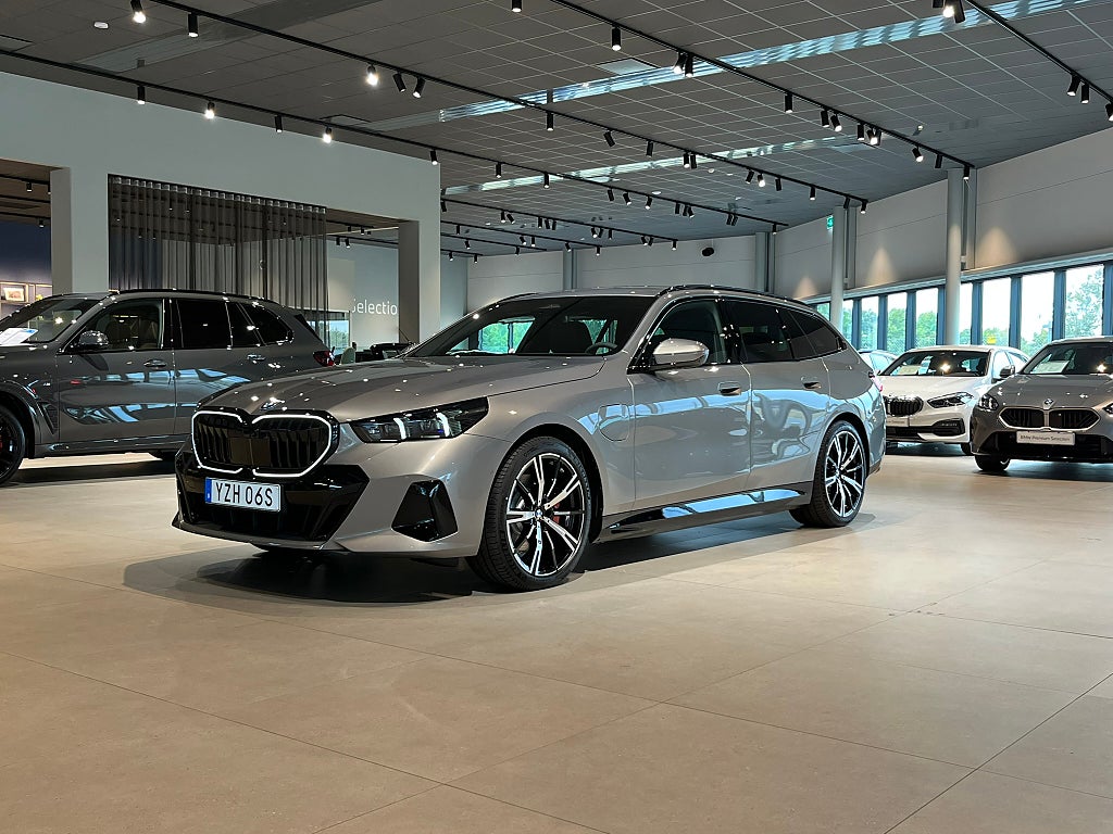 BMW 530e xDrive Touring M Sport Pro D/A Plus Harman/Kardon Drag