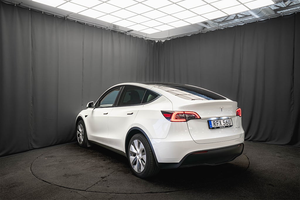 Tesla Model Y Long Range AWD DRAG PANO LÄDER KAMERA 1-ÄGARE MOMS