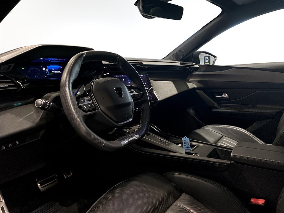 Bild på Peugeot 408 GT PHEV 225hk Aut DRAG PANO ELSTOLAR HELSKINN