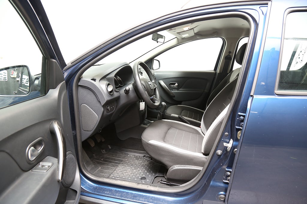 Dacia Sandero Stepway 0,9 TCe PhII Navi P-Sensorer Extraljus Motorvärm 2019