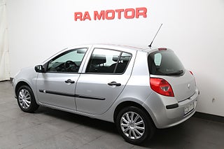 Halvkombi Renault Clio 4 av 23