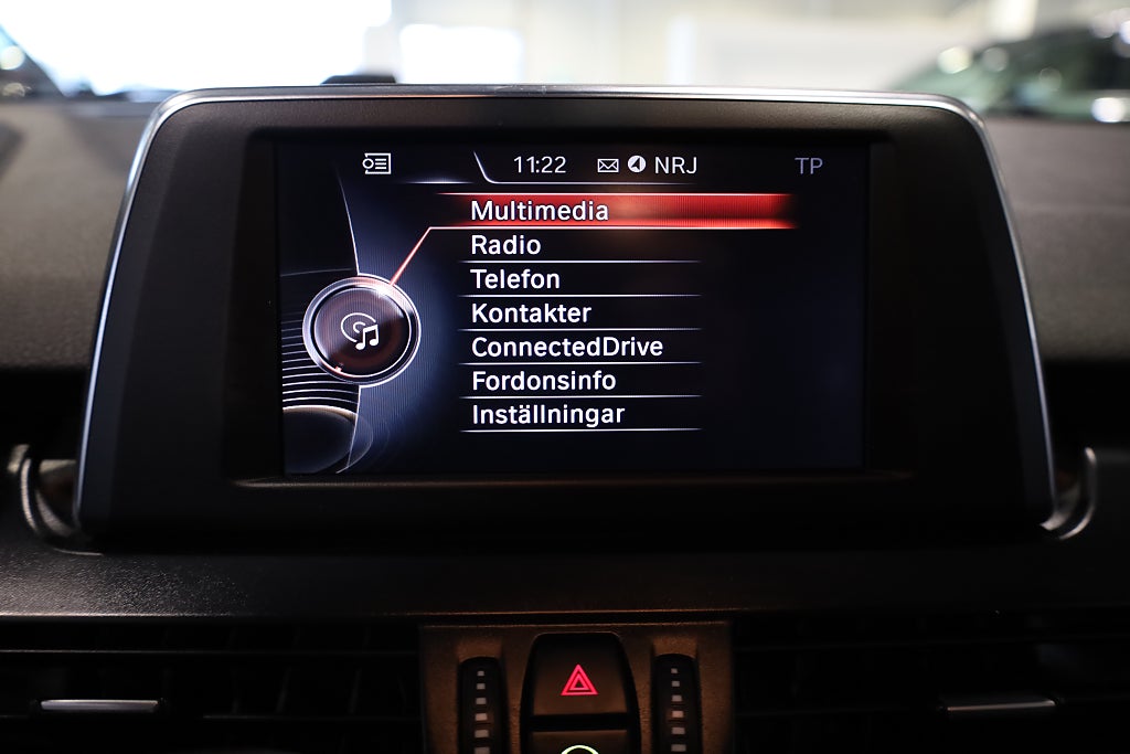 BMW 218 i Active Tourer Advantage Drag M-Värme Kamera 2017
