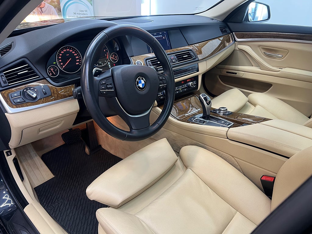 BMW 550I V8 4.4 408ch - BVA - CUIR - ACC - CAMÉRA DE RECUL - HI-FI PRO