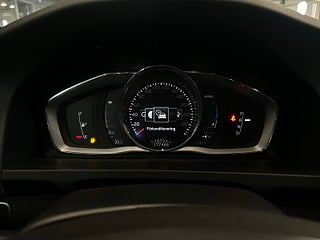 Volvo V60 D5 Plug-in Hybrid AWD Summum Navi/Pvärm/Skinn/BT/Drag