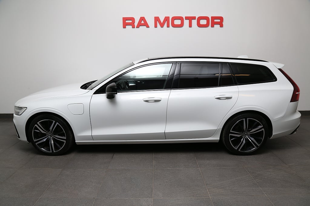 Volvo V60 Recharge T8 392hk R-Design Pro Edition III AWD B&W Pano 2022