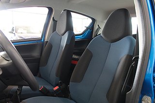 Halvkombi Toyota Aygo 12 av 15