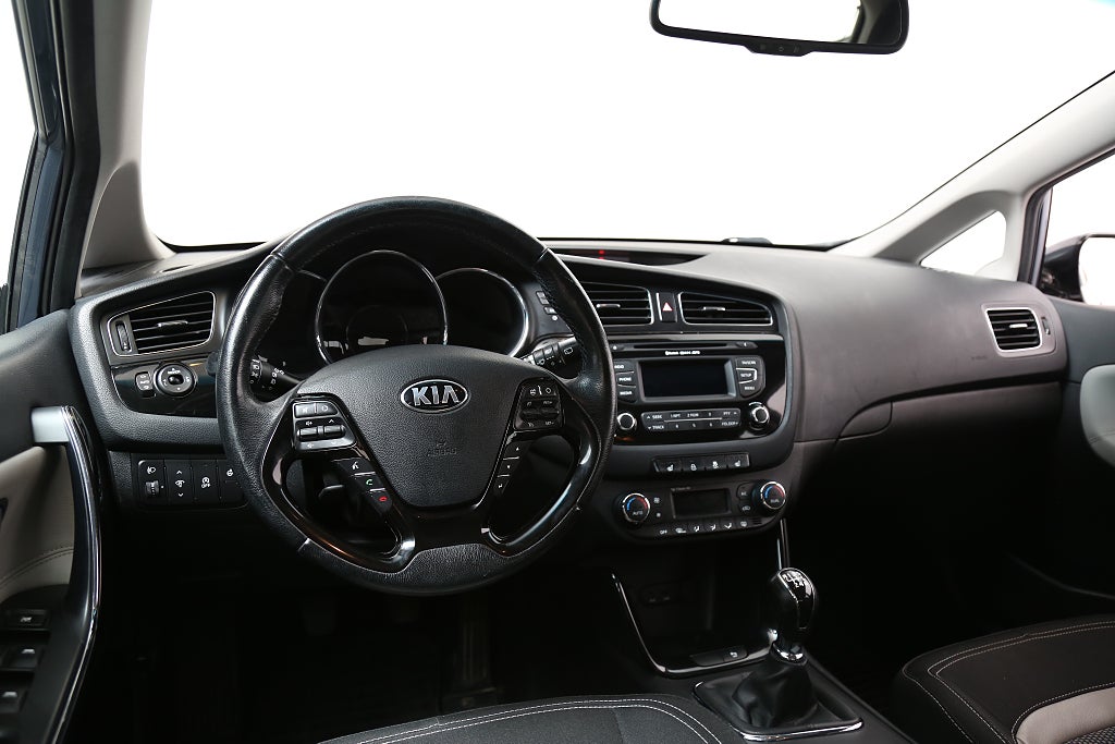 Kia Ceed 1,6 CRDi EX 110hk Eco Comfort 5D Dragkrok 2014