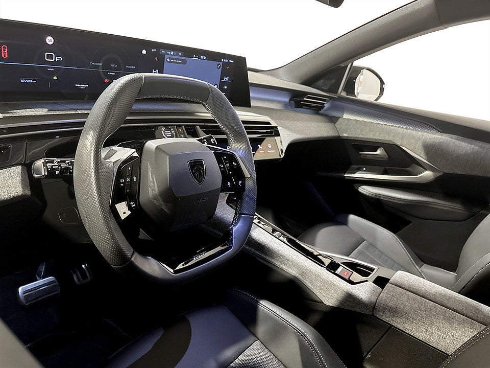 Bild på Peugeot 5008 GT Hybrid 145hk Aut 7-SITS B-KAMERA CARPLAY