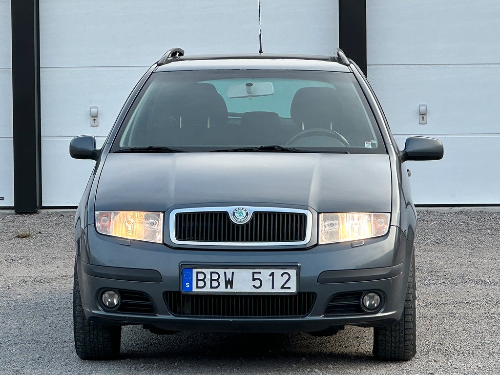 Skoda Fabia 1.4 Euro 4 Nybesiktigad El taklucka Dragkrok 