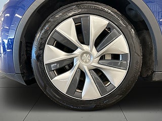 Tesla Model Y Long Range AWD Drag/360°/förkond app/skinn/Pano/S&Vdäck – bild 14