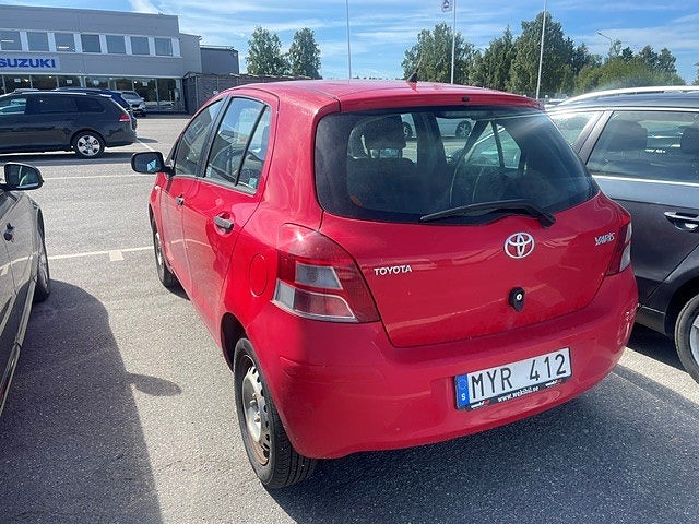 Toyota Yaris 1,0 ( Rost hö/Vä sparklåda )