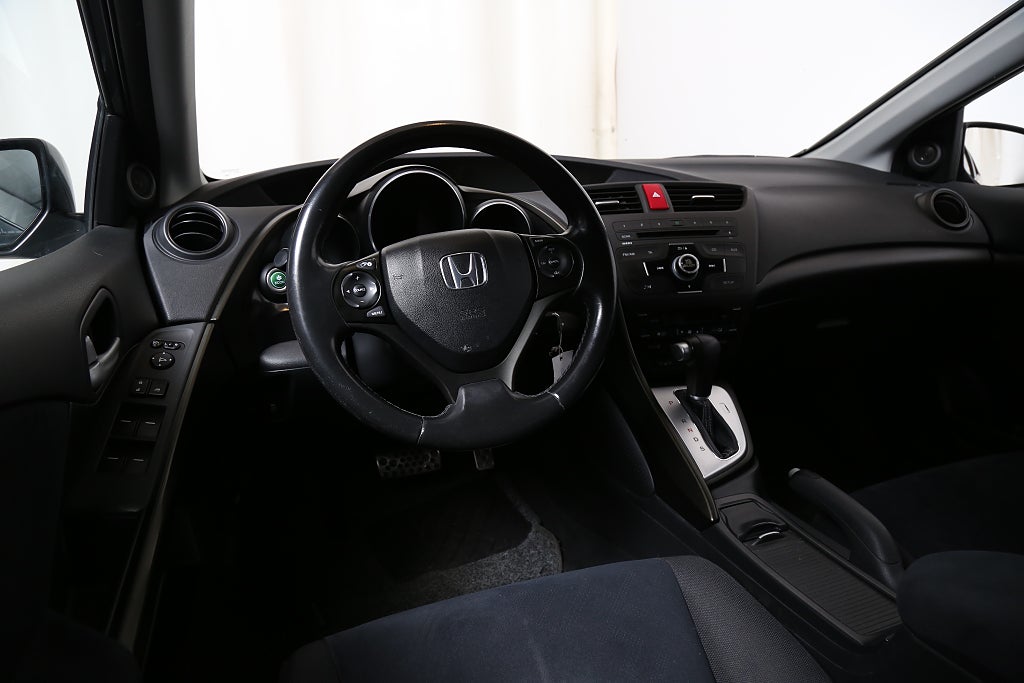 Honda Civic 1,8 i-VTEC 142hk Sport Aut 5d Backkamera Drag 2012