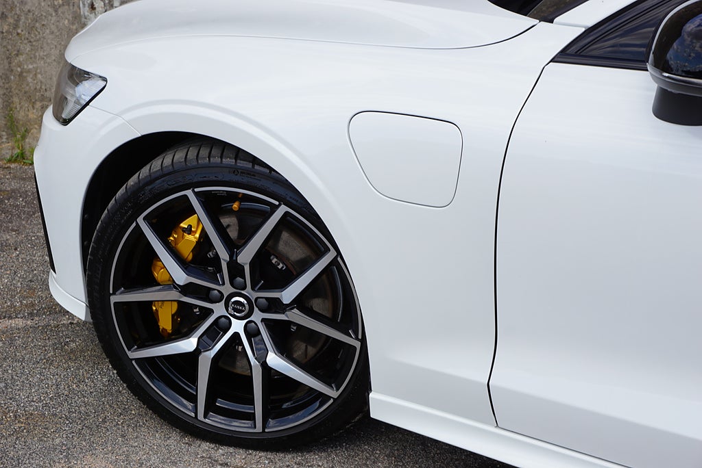 Volvo V60 T8 AWD Polestar Engineered|2900Mil|B&W|Pano|HuD|Drag|