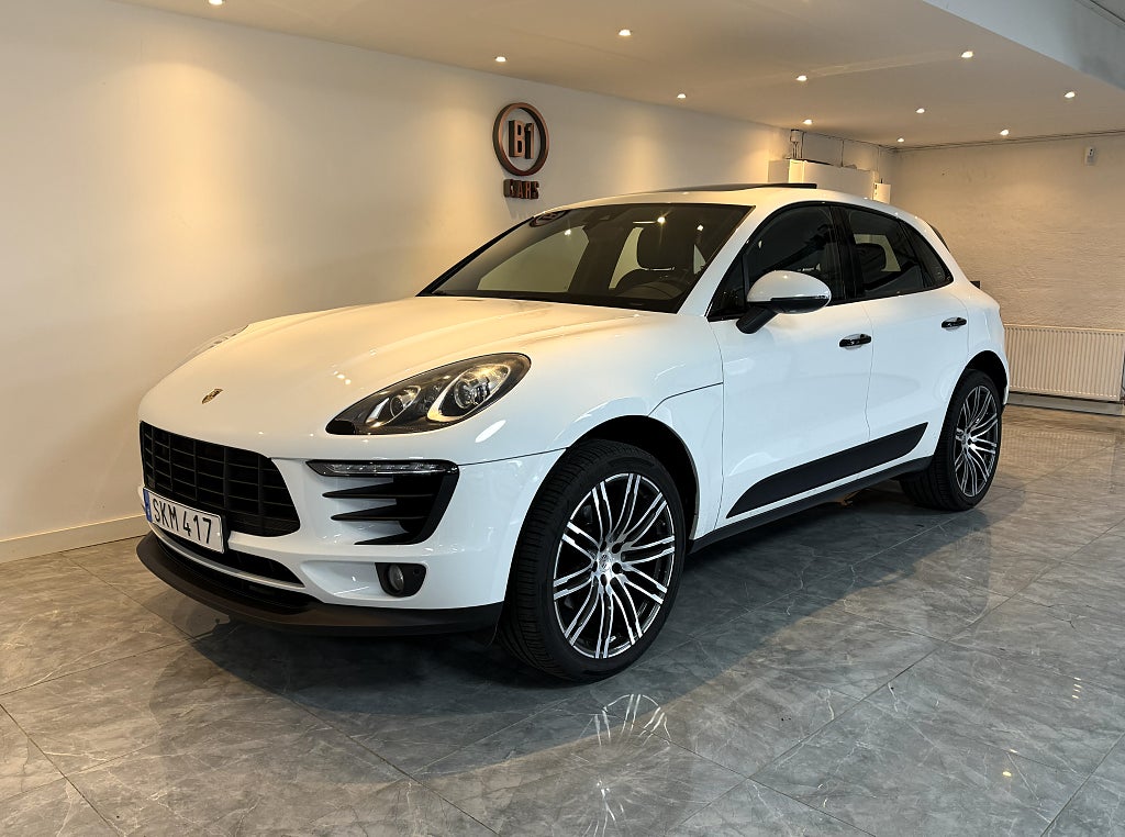 Porsche Macan PDK BASE 252HK PANO SKINN VÄRMARE FULLSERVAD 21" 1-ÄGAR