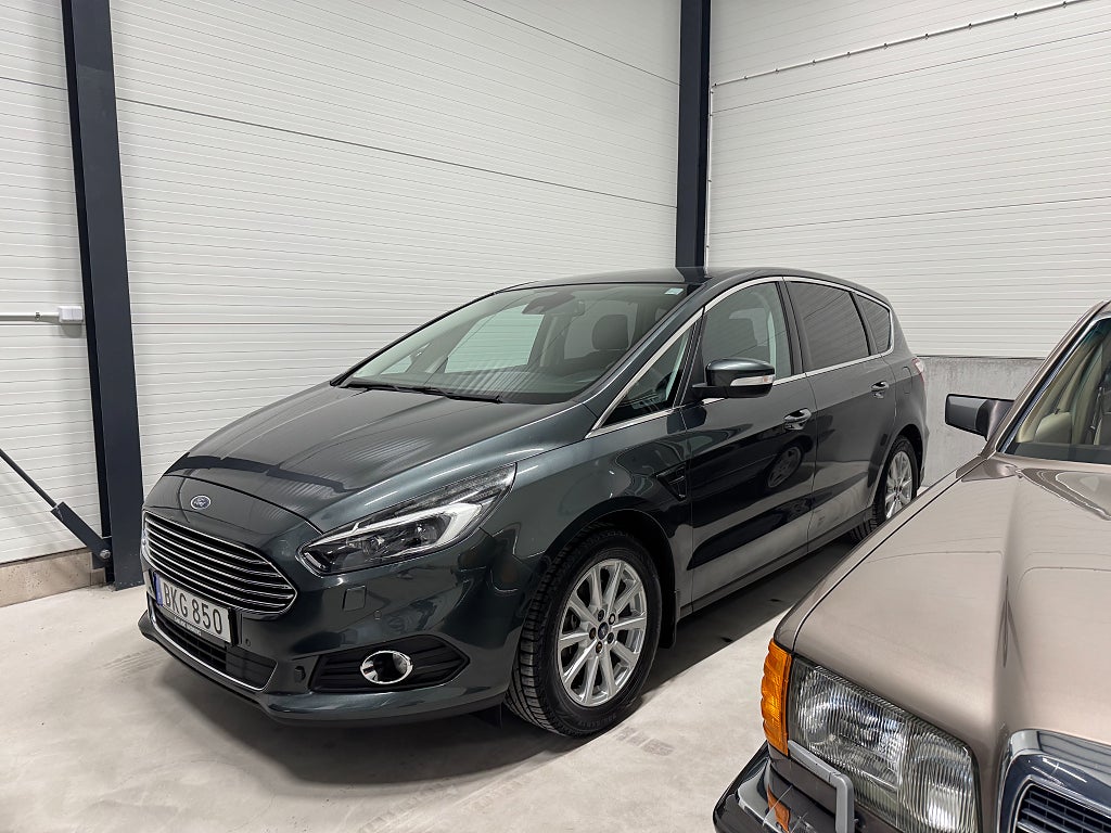 Ford S-MAX 2.0 TDCi Powershift Titanium Facelift Dragkrok 7-sits 