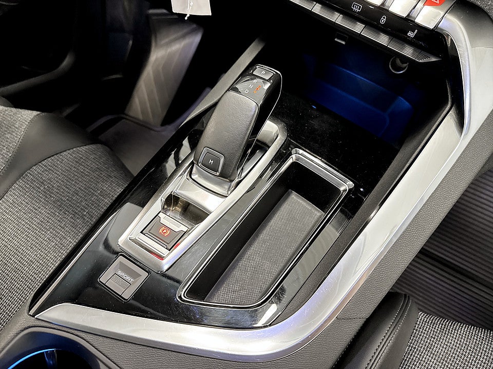Bild på Peugeot 3008 Allure 1.2 PT 130hk Aut P-SENSORER
