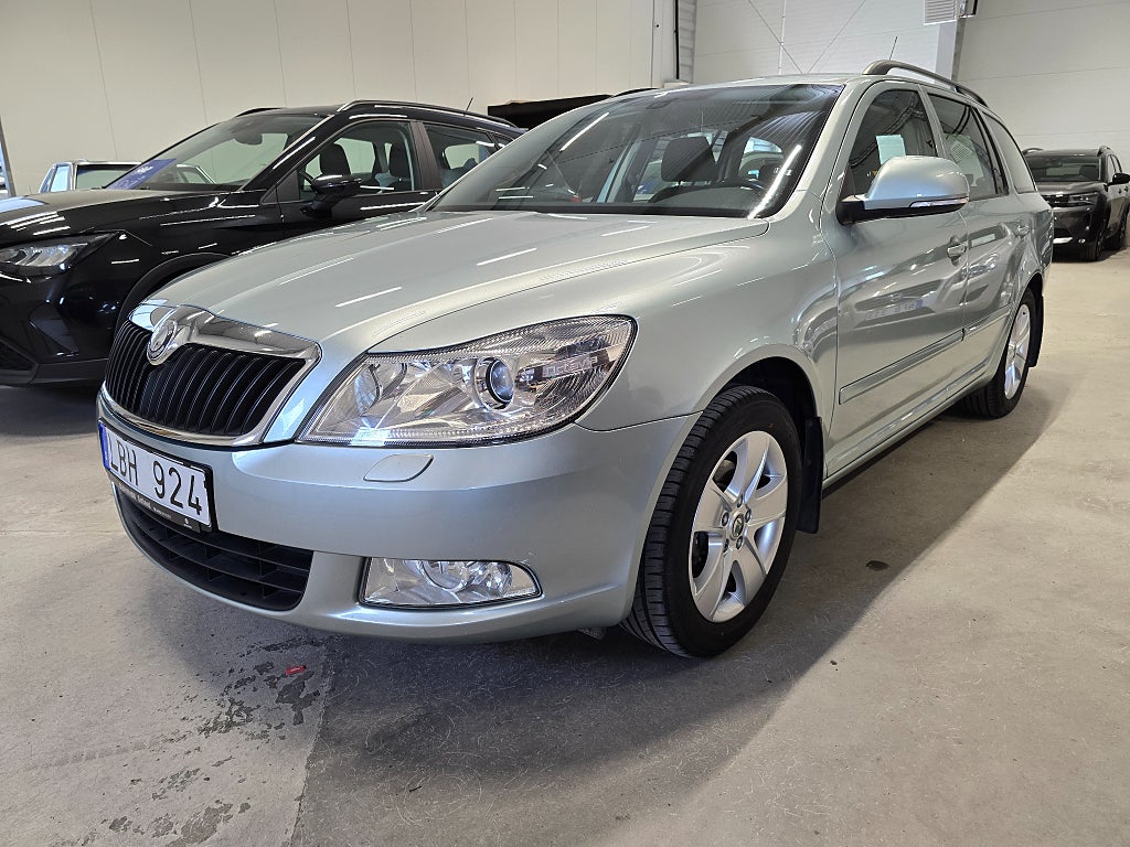 Skoda Octavia Kombi 1.6 TDI Elegance *Gotlandsbil *Dragkrok