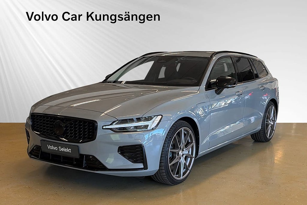 Volvo V60 T8 Plus Dark Pano HUD 360-kamera