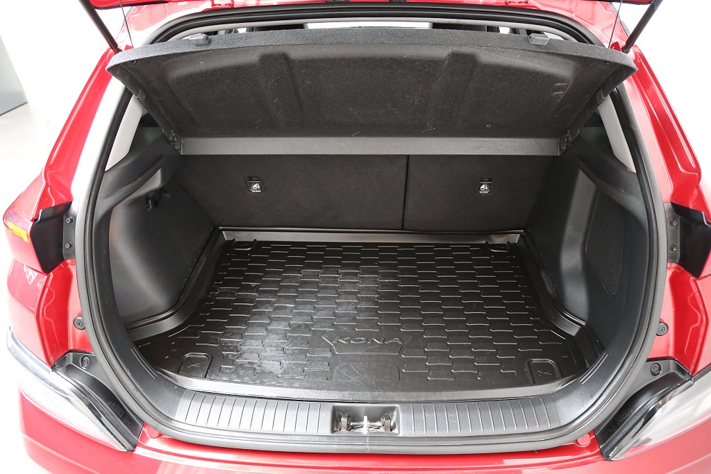 Hyundai Kona 64 kWh Essential 204hk Två-tons Lack Drag Nybilsgaranti 2022