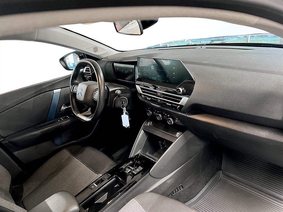 Bild på Citroen E-C4 Feel 50kWh 136hk Aut CARPLAY RATTVÄRME 