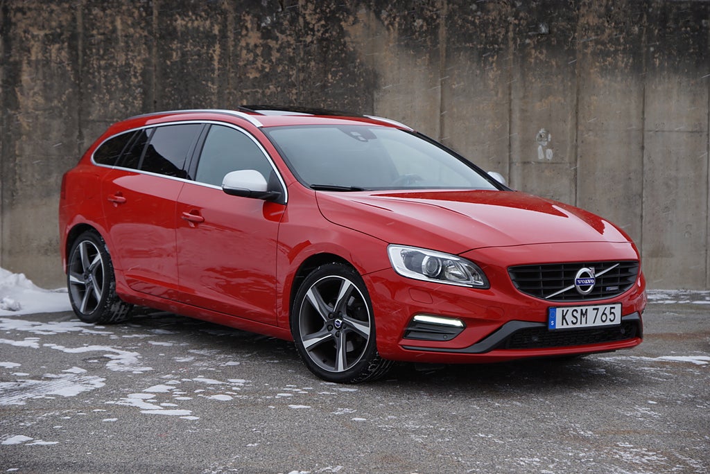 Volvo V60 D4 R-Design|Lucka|Drag|H&K|Värmare|1 Ägare|