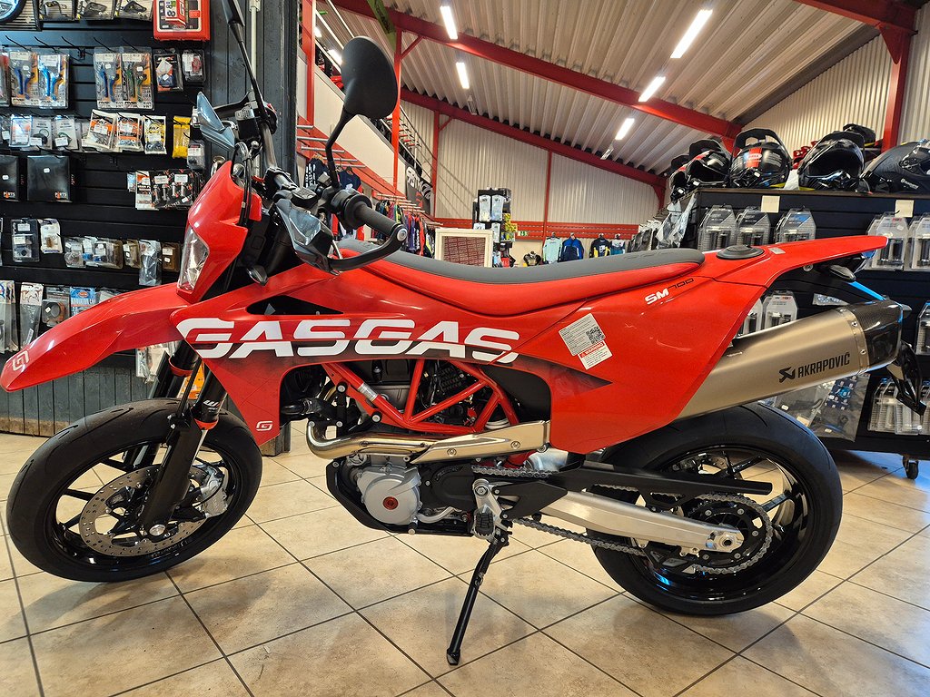 GasGas SM 700 med Akrapovic 