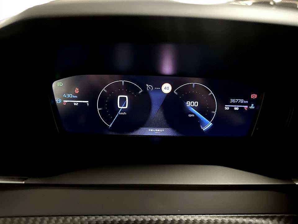 Bild på Peugeot 2008 Allure 1.2 PT 130hk CARPLAY P-SENSORER