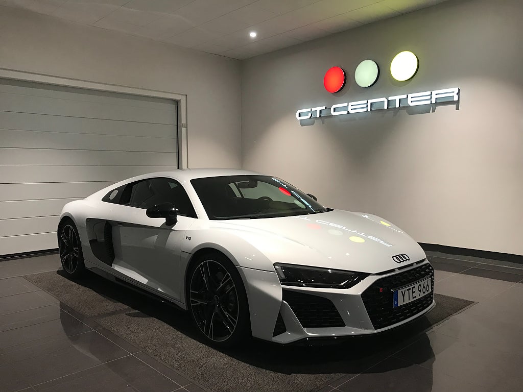 Audi R8 V10 performance RWD 570hk