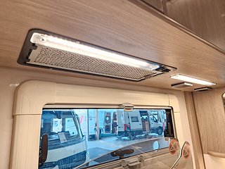 Husbil-halvintegrerad Kabe Classic 740 LGB 16 av 27