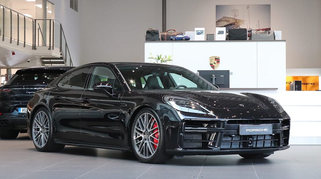 Porsche Panamera Turbo E-Hybrid Active Ride/Burmester