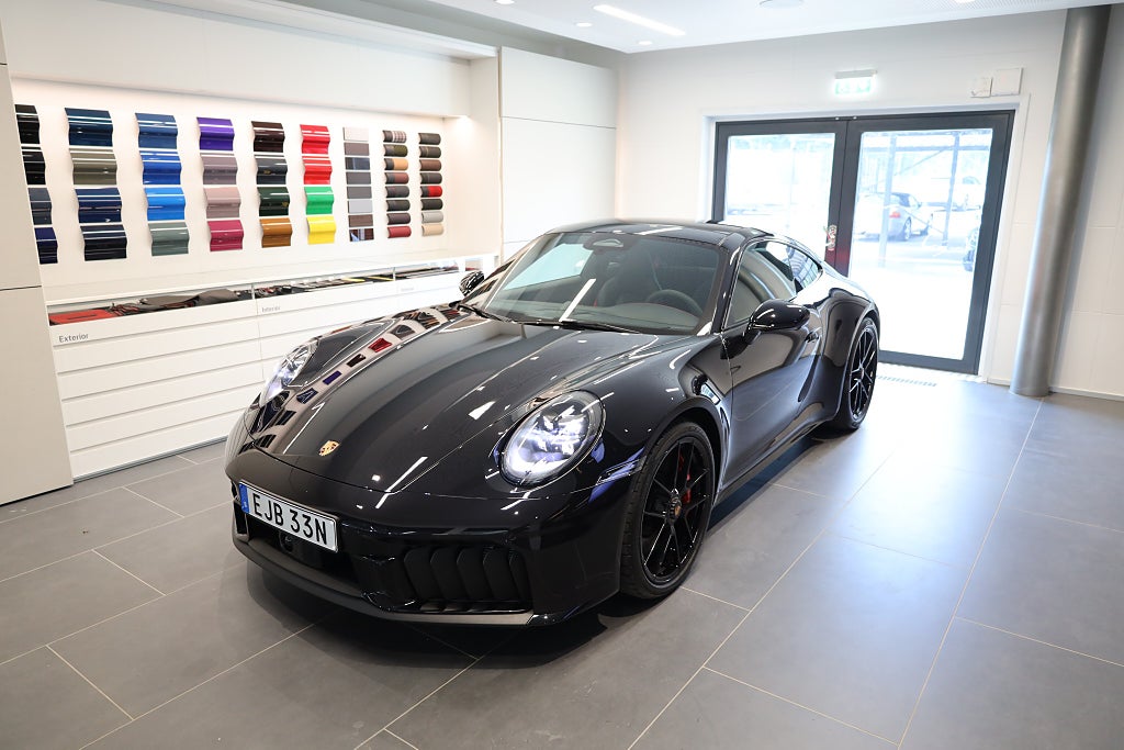 Porsche 911 Carrera 4 GTS